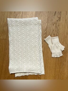 Brandy Melville Cream White Scarf & Fingerless Gloves Set